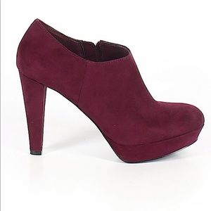 Maroon booties